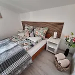 公寓 Heviz Holiday Home *