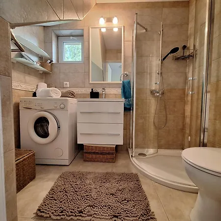 Heviz Holiday Home شقة