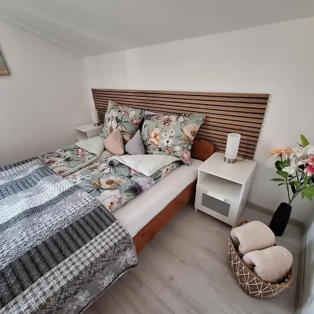 شقة Heviz Holiday Home *
